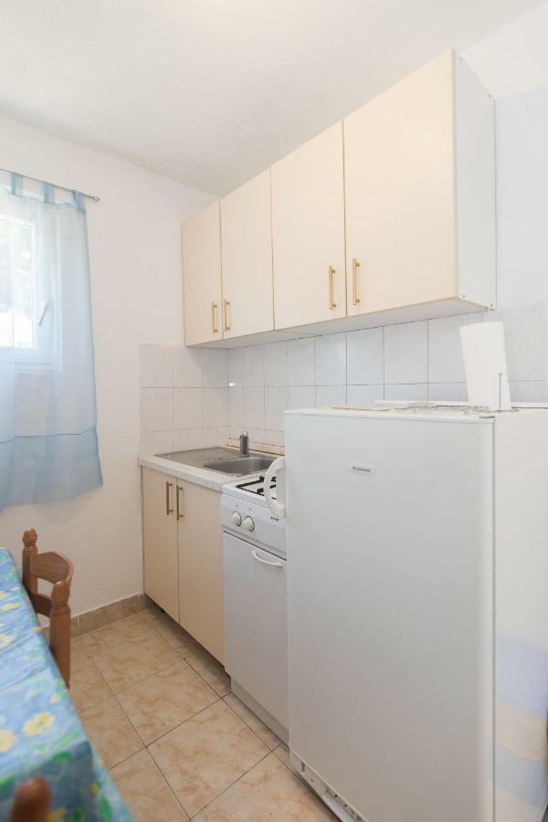 Apartments Robinzon Petar Gdinj Экстерьер фото